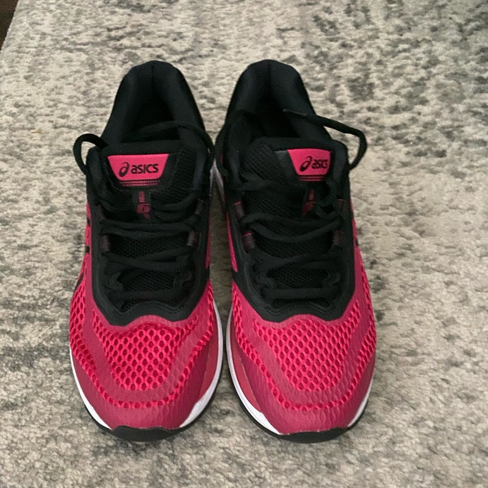 Brand New ASICS GT2000 Dynamic Duomax Size 9